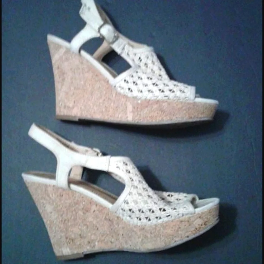 Fergalicious Boho Retro Y2K Cream Caged Cork Heels Platform Sandals 6